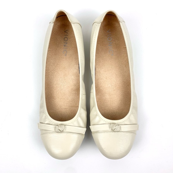 Vionic Shoes - Vionic AMORIE Ballet Flat Shoe Leather Cream Ivory Cap Toe Bow Womens Size 9